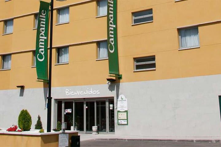 Fachada del hotel Campanile en Alcalá de Henares