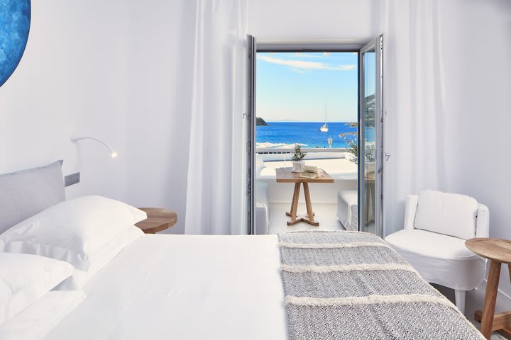 Superior Room, 1 King Bed, Balcony, Sea View