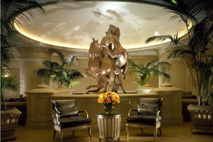 Lobby del hotel Polo Towers Suites - Diamond Resorts International