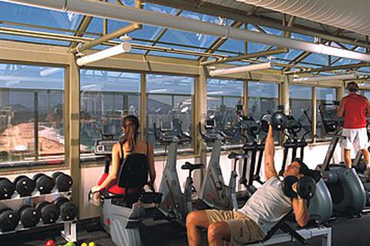 JW Marriott Rio de Janeiro features a fitness center