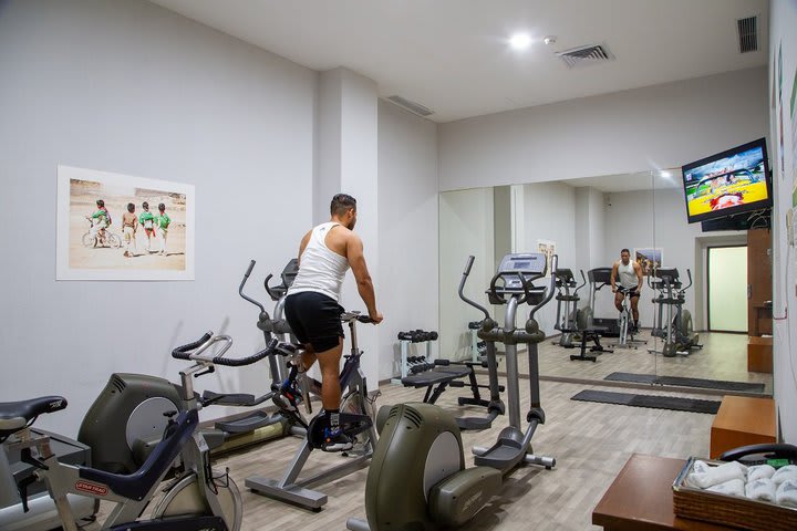 Haciendo ejercicio en el gimnasio