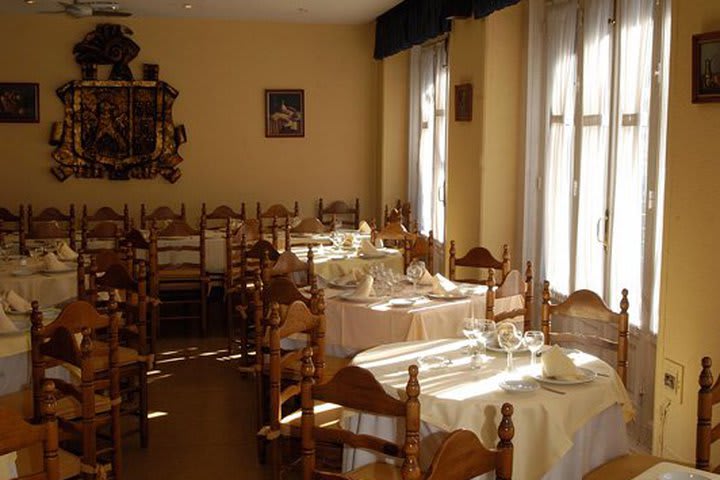 The restaurant at Hotel Asturias serves international cuisine