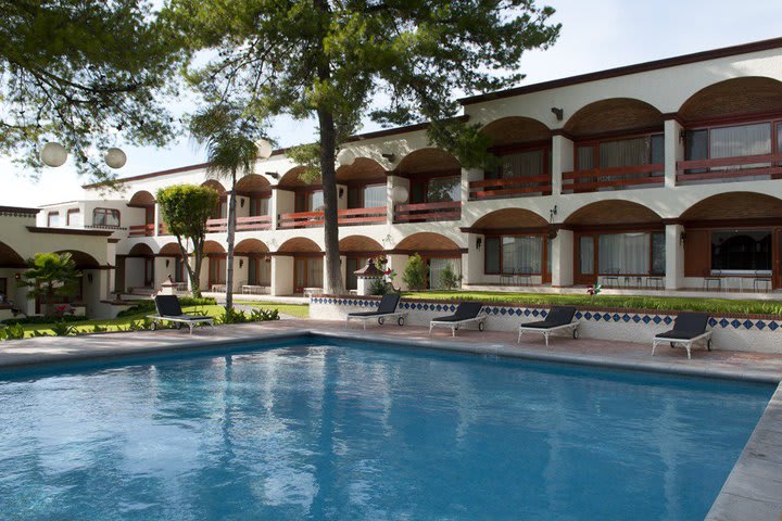 The Imperio de Angeles hotel has a pool