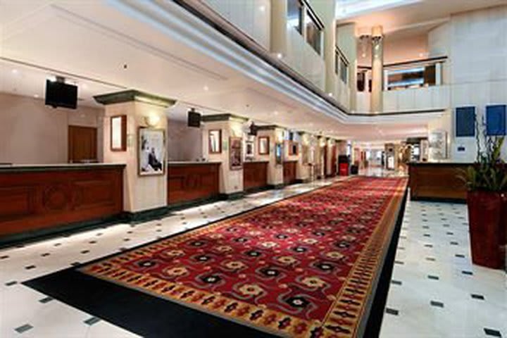 Front desk at Hilton London Metropole, hotel in London