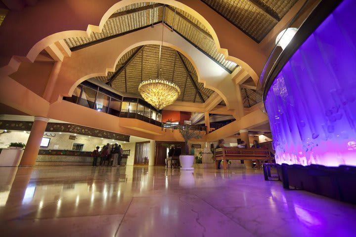 Lobby de estilo modernista