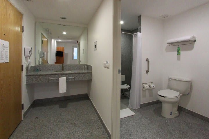 Bathroom in a room for guests with disabilities