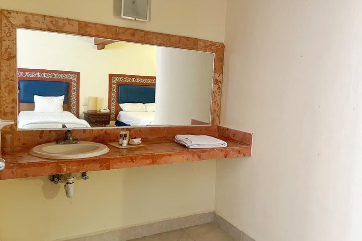 Lavabo en una habitación triple