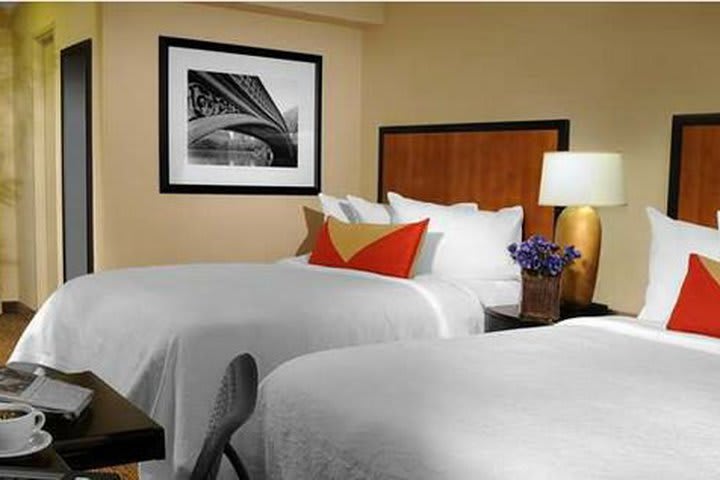 El hotel Hilton Garden Inn Times Square tiene 369 habitaciones