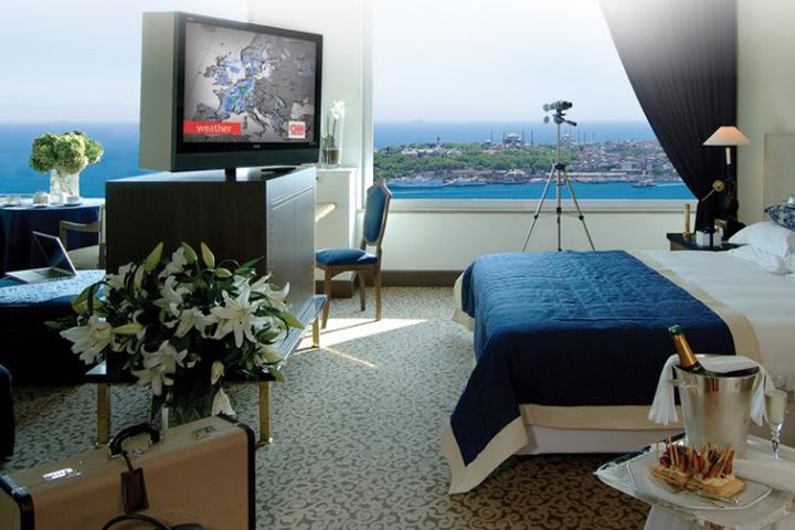 The Marmara Tasksim hotel has guest rooms overlooking the ocean