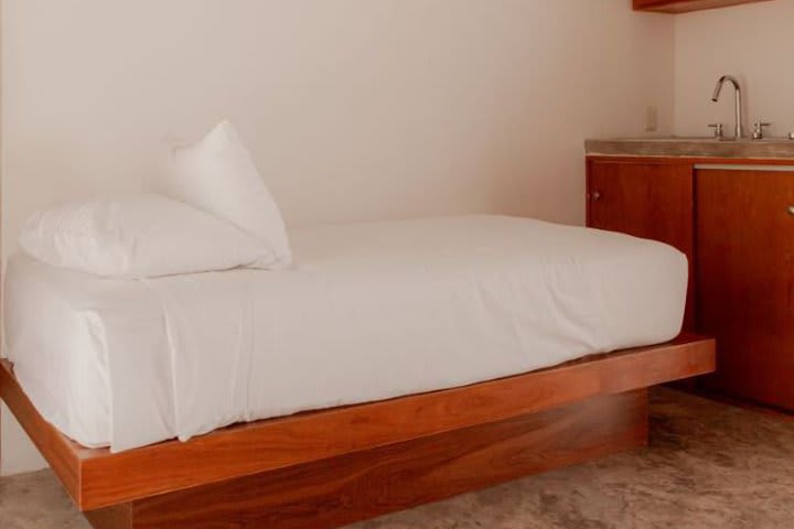 Single bed in an Ananda room