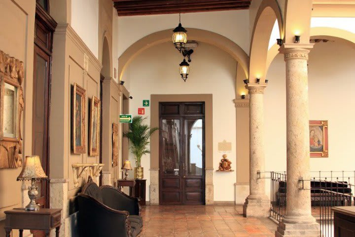 Passage at the building