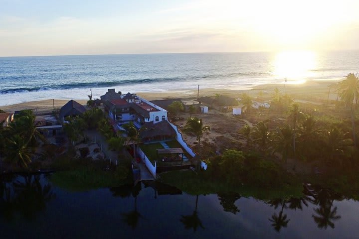 Hotel entre la playa y la laguna