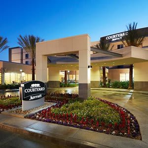 Courtyard by Marriott Long Beach Airport