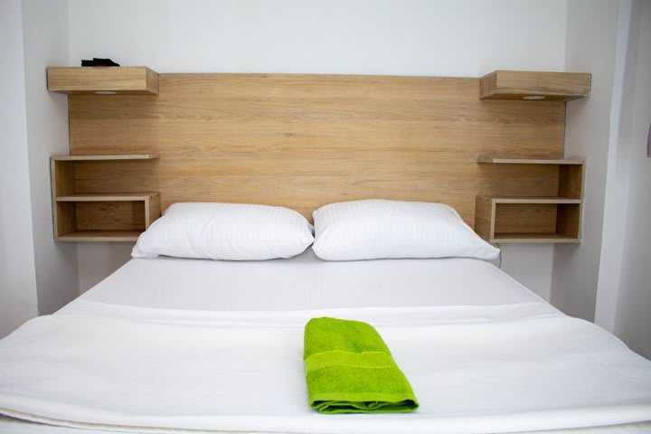 Cama en una habitación