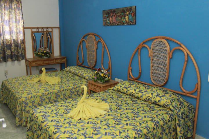 Standard guest room with 2 double beds