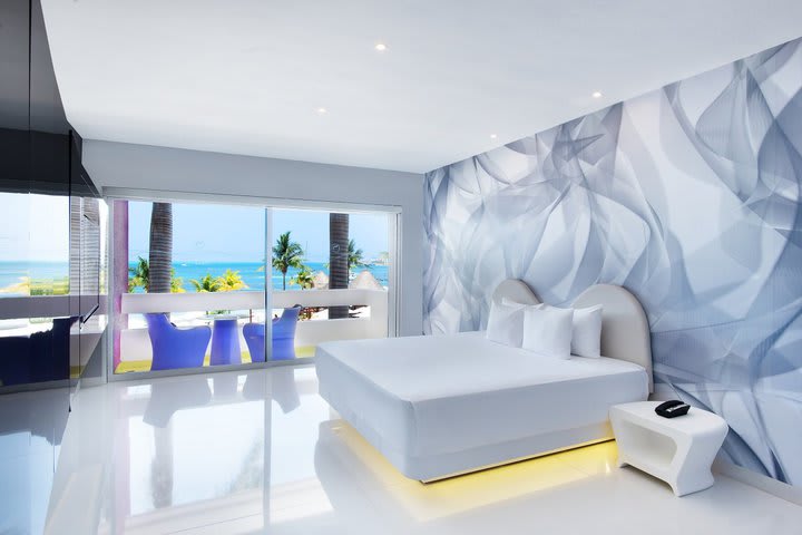 Trendy guest room with ocean view