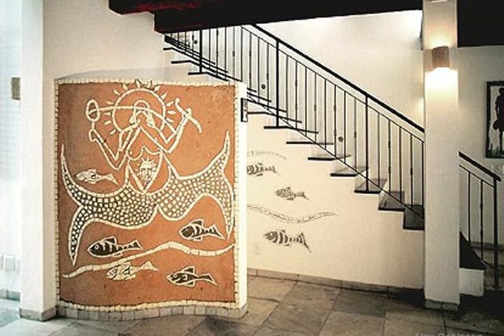 Pousada Santo Antônio está decorada con obras de arte