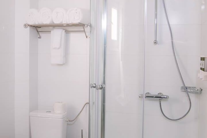 Baño con ducha