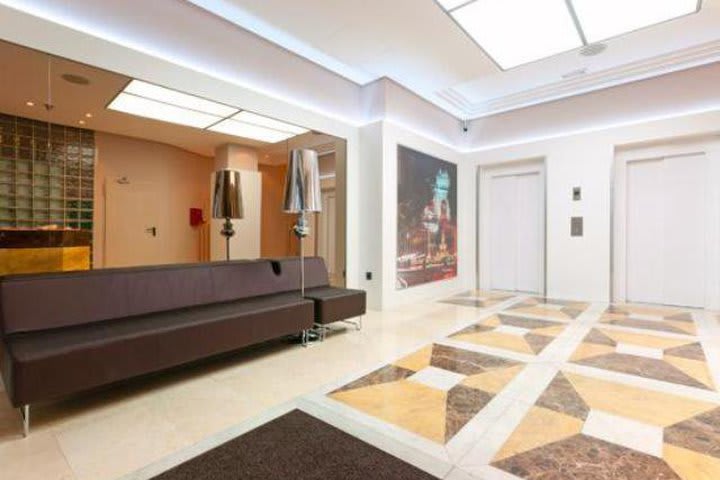 Lobby del TRYP Cibeles Hotel en Madrid