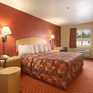 Days Inn & Suites by Wyndham Niagara Falls/Buffalo