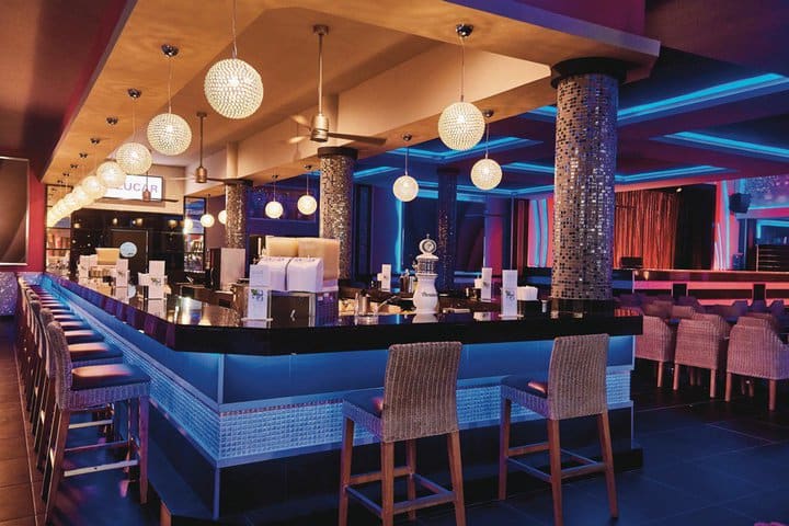 Lounge bar