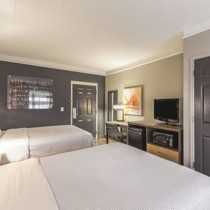 La Quinta Inn & Suites by Wyndham San Francisco Airport N