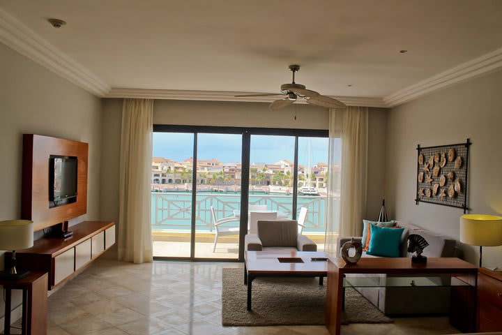 Sitting area in a deluxe room