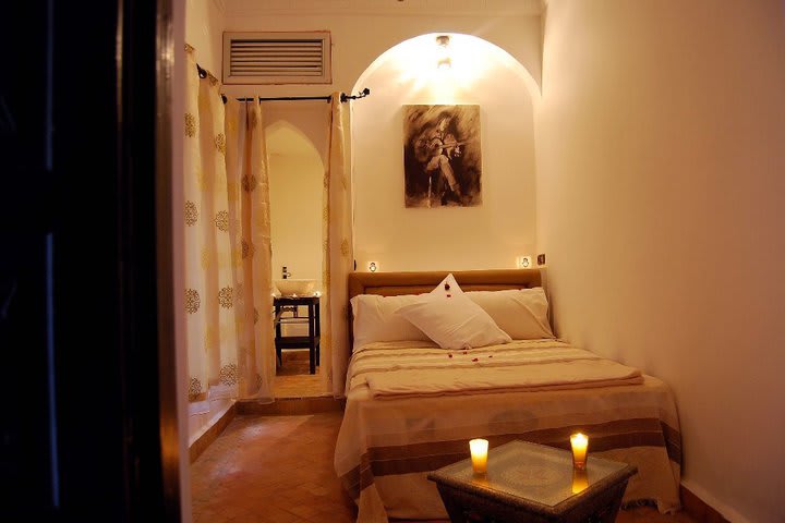 The Riad Hannah hotel offers guest rooms equipped with private bath