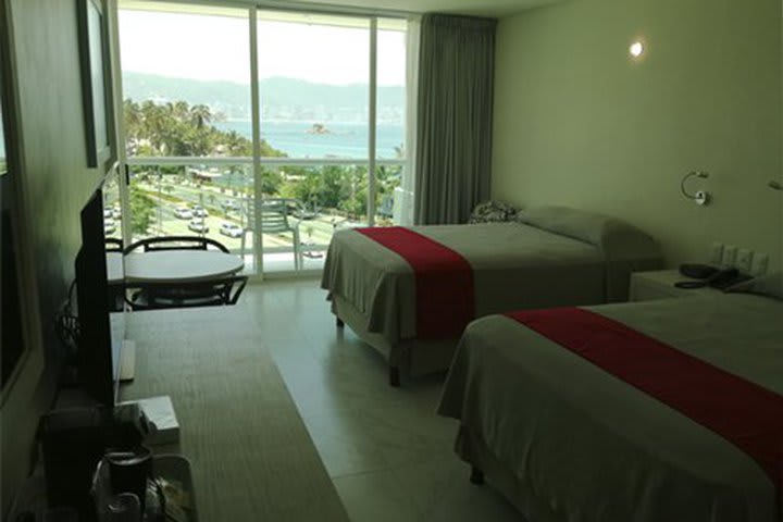 Guest rooms with ocean view