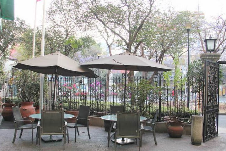 En la terraza se pueden disfrutar bebidas refrescantes