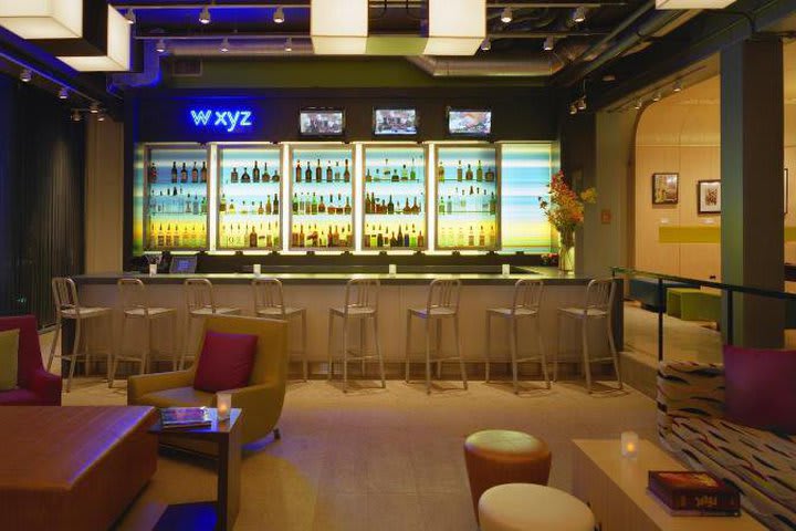 Bar del hotel Aloft Chicago O'Hare