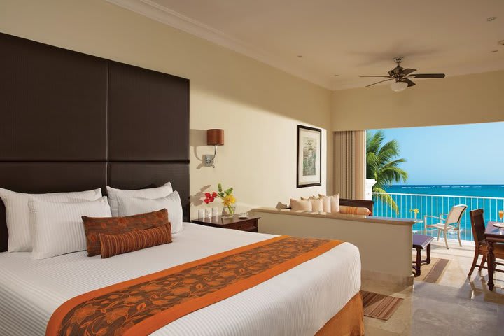 Preferred Club oceanfront junior suite