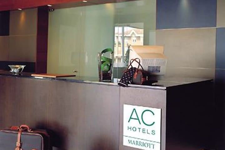 Recepción del AC Hotel by Marriott Aravaca en Madrid