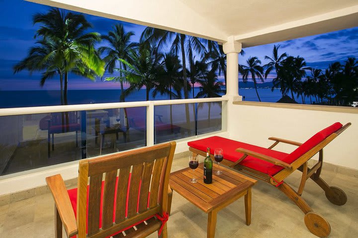 Balcony in an oceanfront 1-bedroom suite