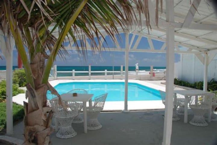 Outdoor pool at Rocamar, hotel in Isla Mujeres