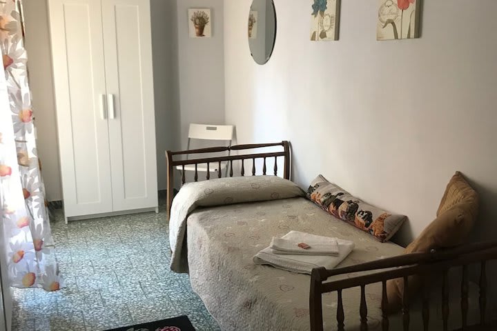 Single Room, Shared Bathroom