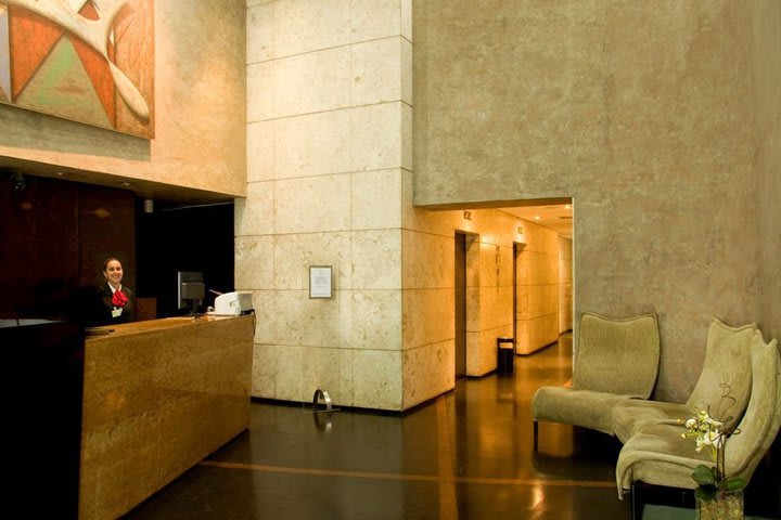 Front desk at the Promenade Volpi hotel in Belo Horizonte