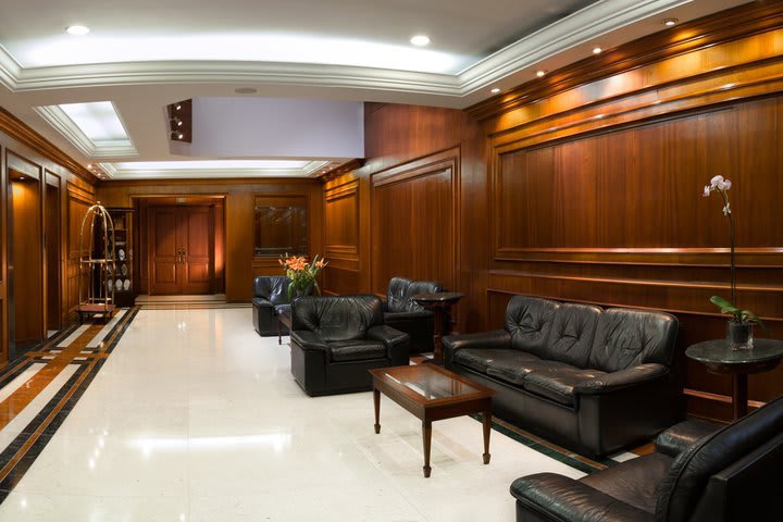 Decoración del área de lobby y recepción