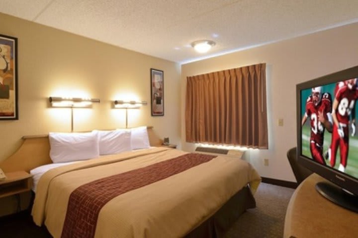 The Red Roof Inn near San Antonio Airport has 153 guest rooms