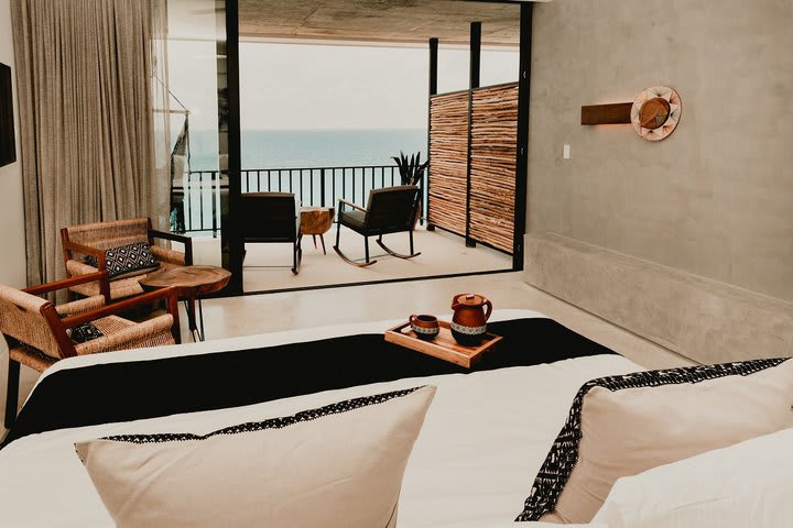 Grand oceanfront guest room