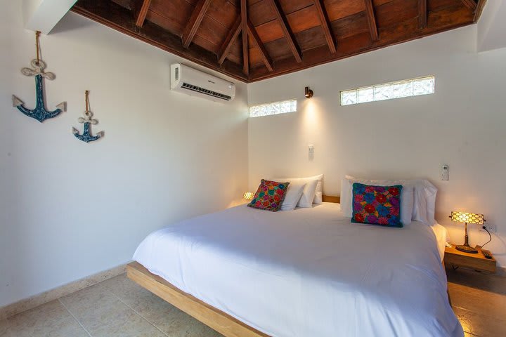 Guest room with air conditioning