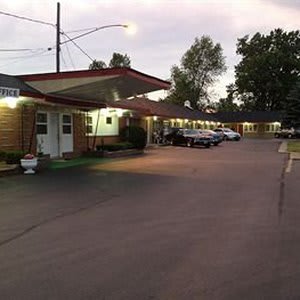 Caravan Motel