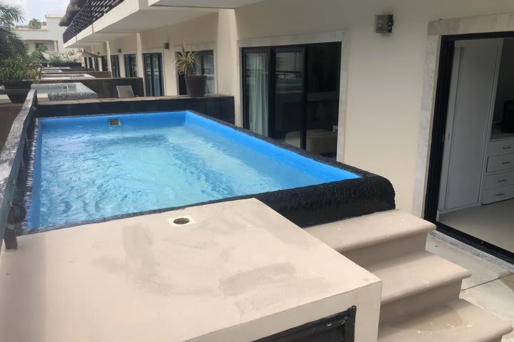 Algunos apartamentos tiene piscina