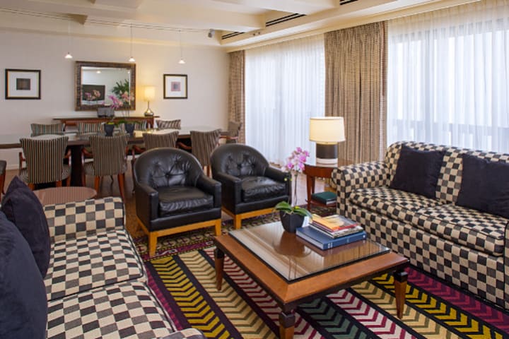 Sitting area in a suite at Hyatt Regency San Francisco