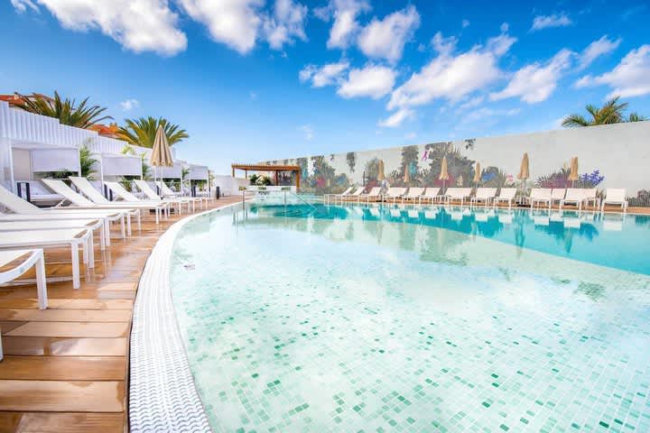 PriceTravel - Viaja fácil, sin pretextos