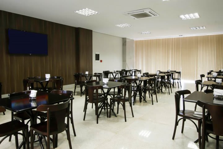 The Brisa Tower in Brasilia has a breakfast lounge