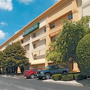 La Quinta Inn & Suites by Wyndham Chicago Tinley Park