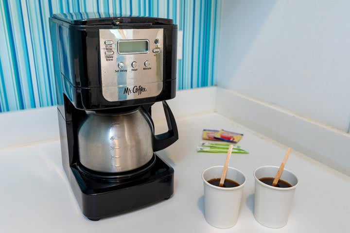 Cafetera en la habitación