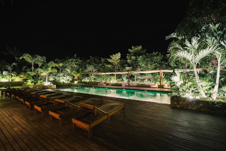 Piscina de noche