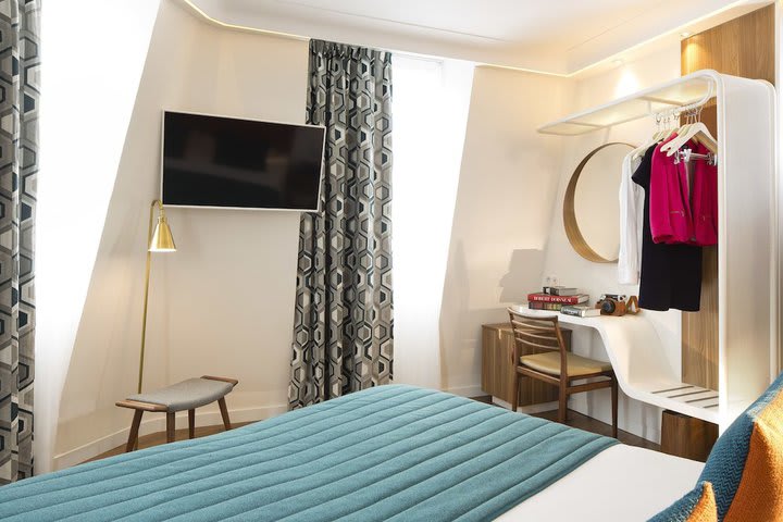 Deluxe Room, Eiffel view